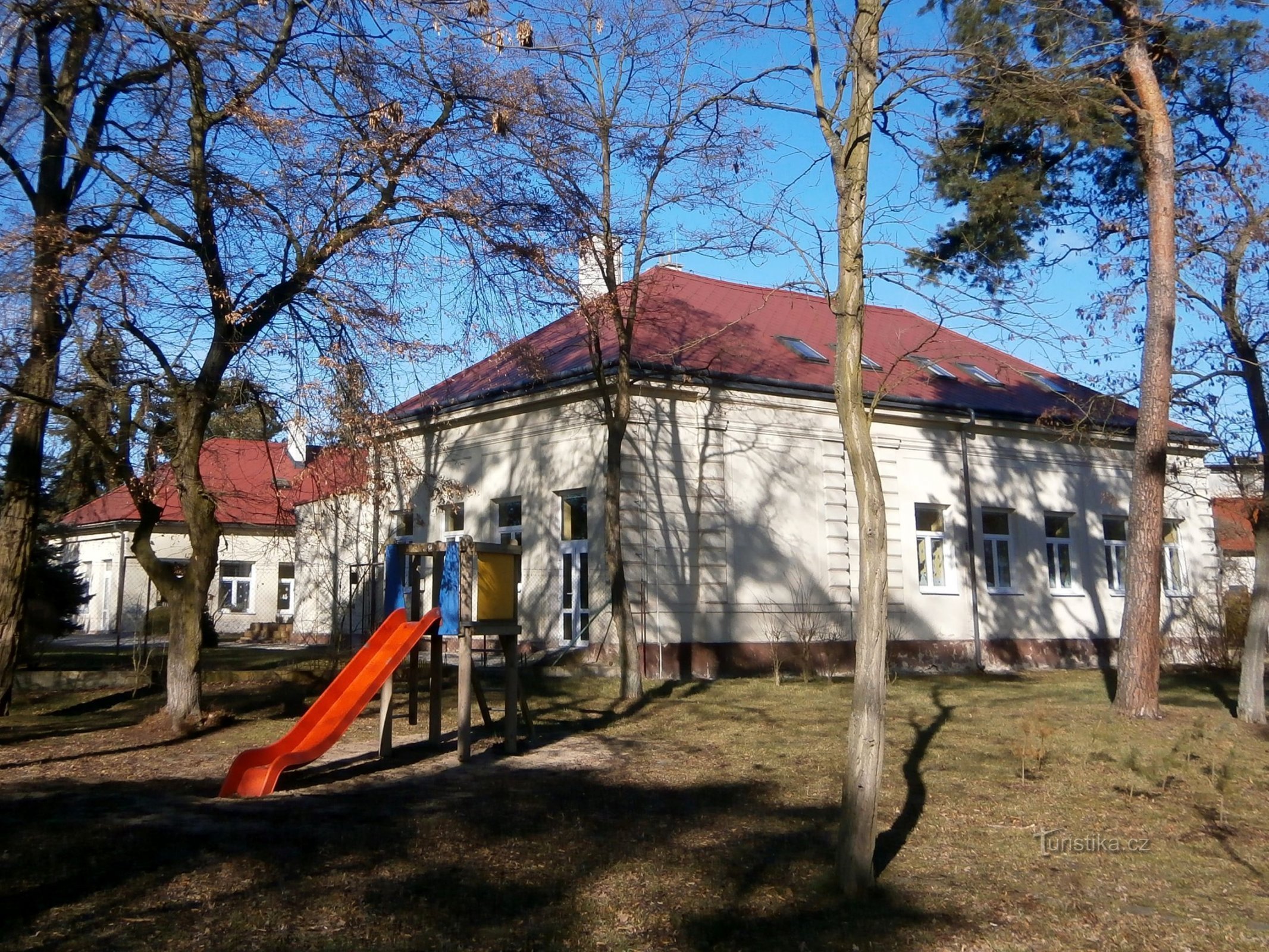 Škola v Březhradě (Hradec Králové, 25.2.2017)