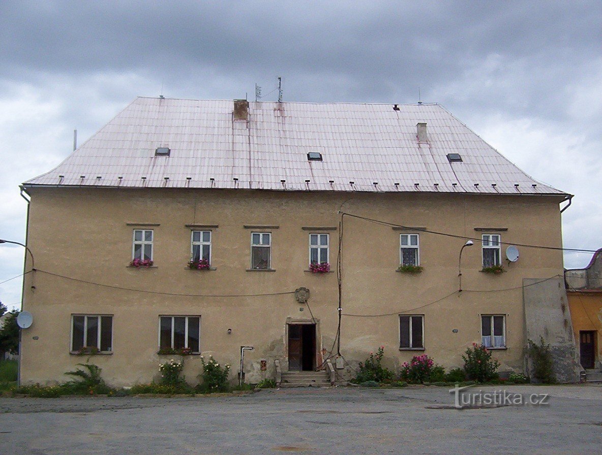 Skattkammare-byggnad av den tidigare fästningen-Foto: Ulrych Mir.