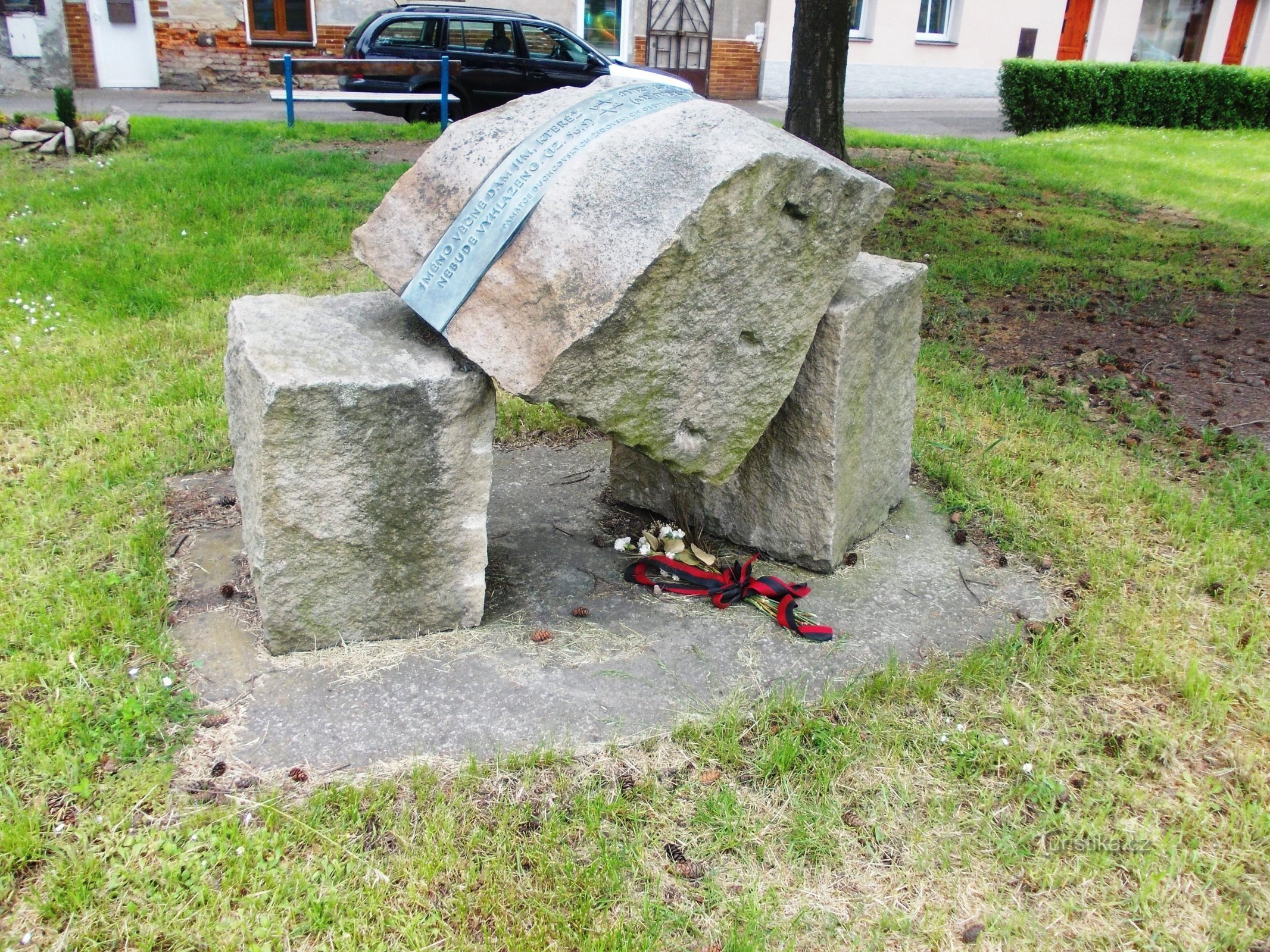 ein bescheidenes Denkmal