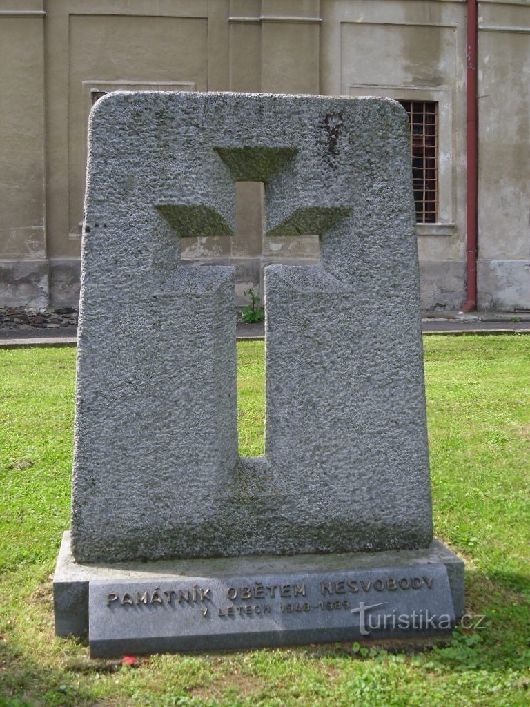 Skuteč - monument of the third resistance