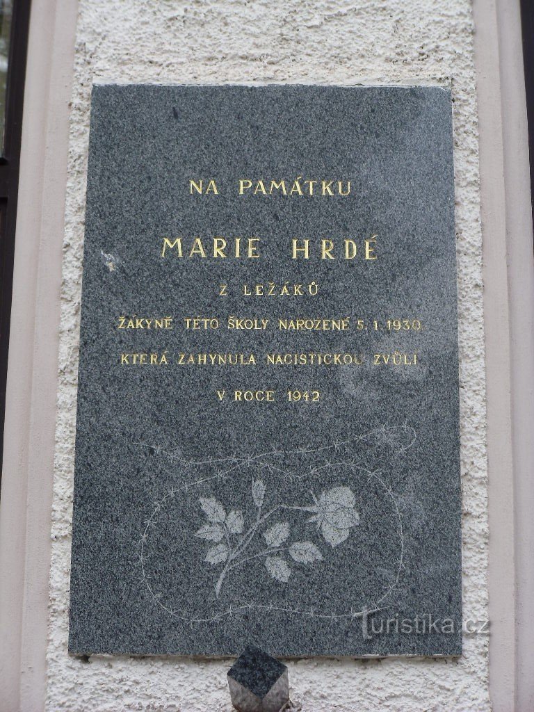 Skuteč - commemorative plaque of Marie Hrdé from Ležák