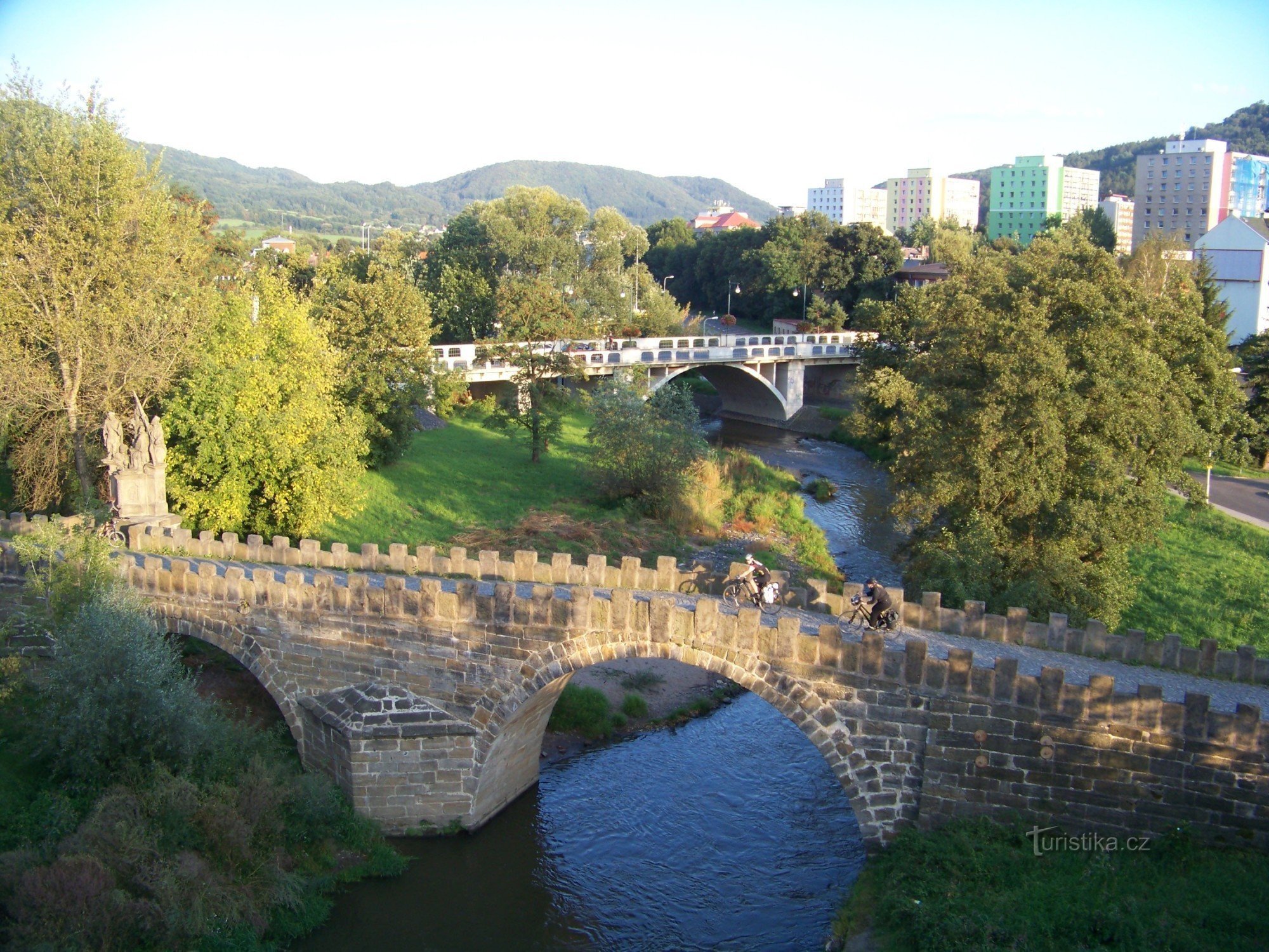 De parel van Děčín - de oude stadsbrug