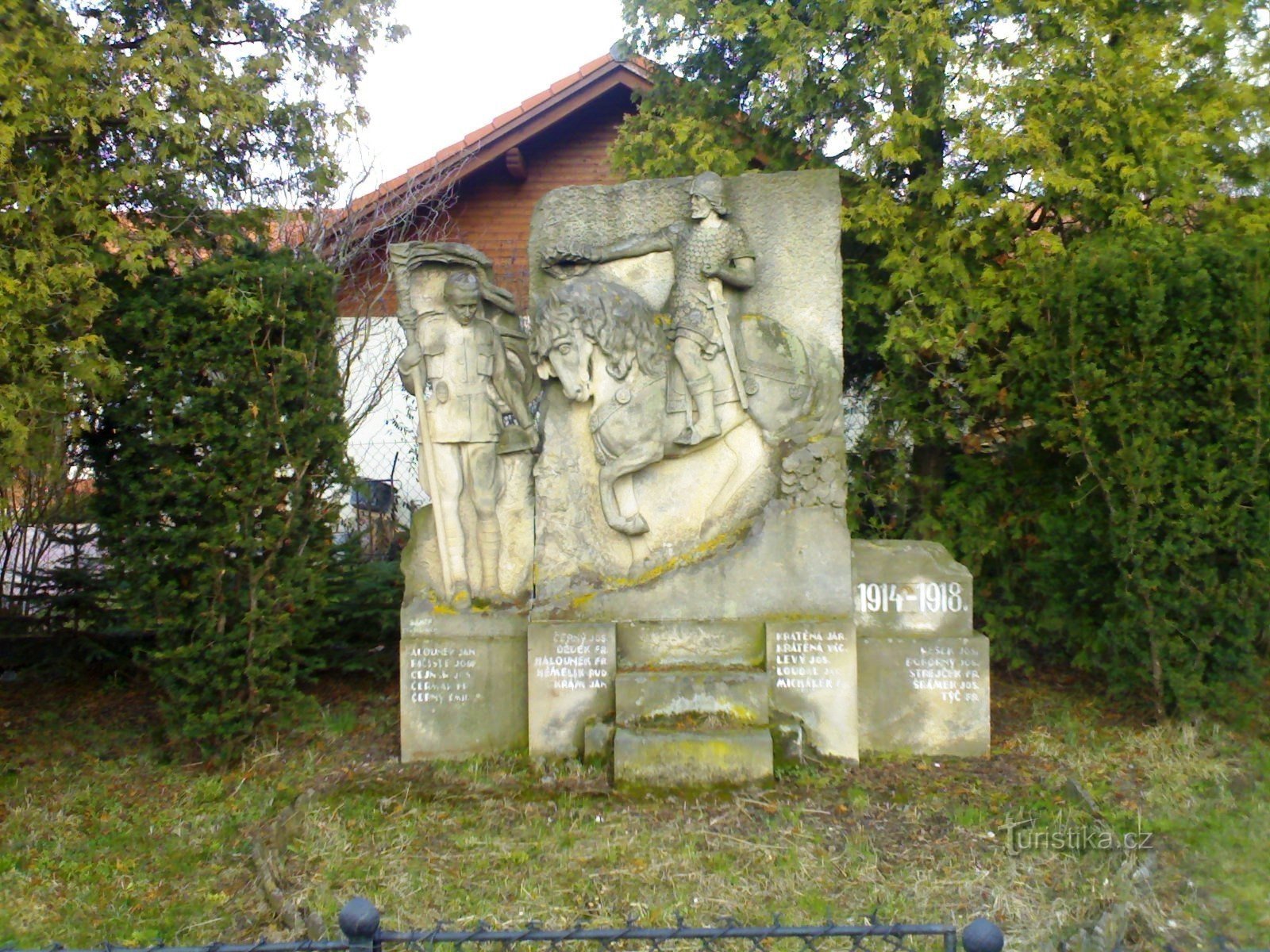 Slatina - monument voor de slachtoffers van de 1e St. oorlog