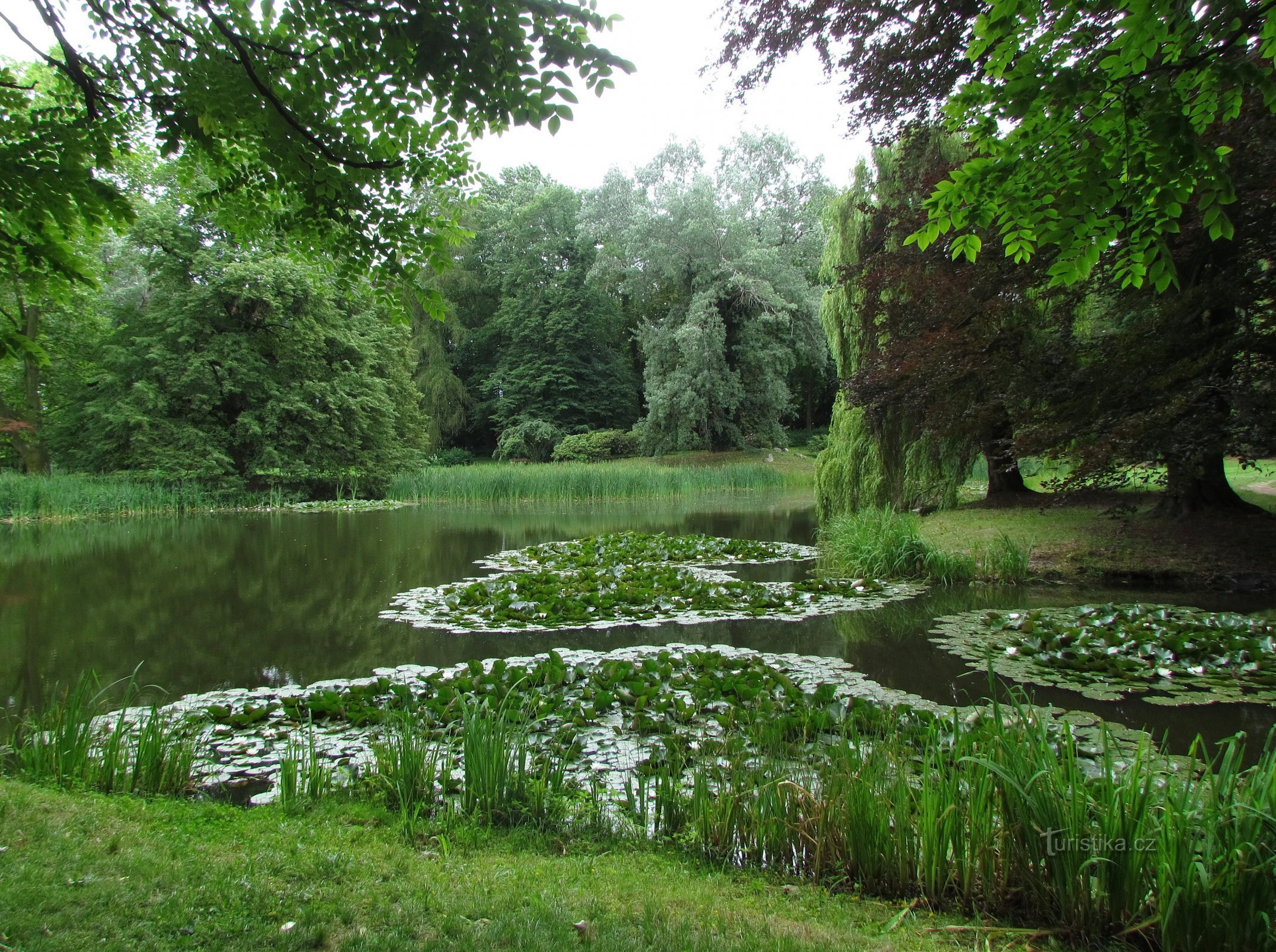 Slatiňany kasteel en landschapspark