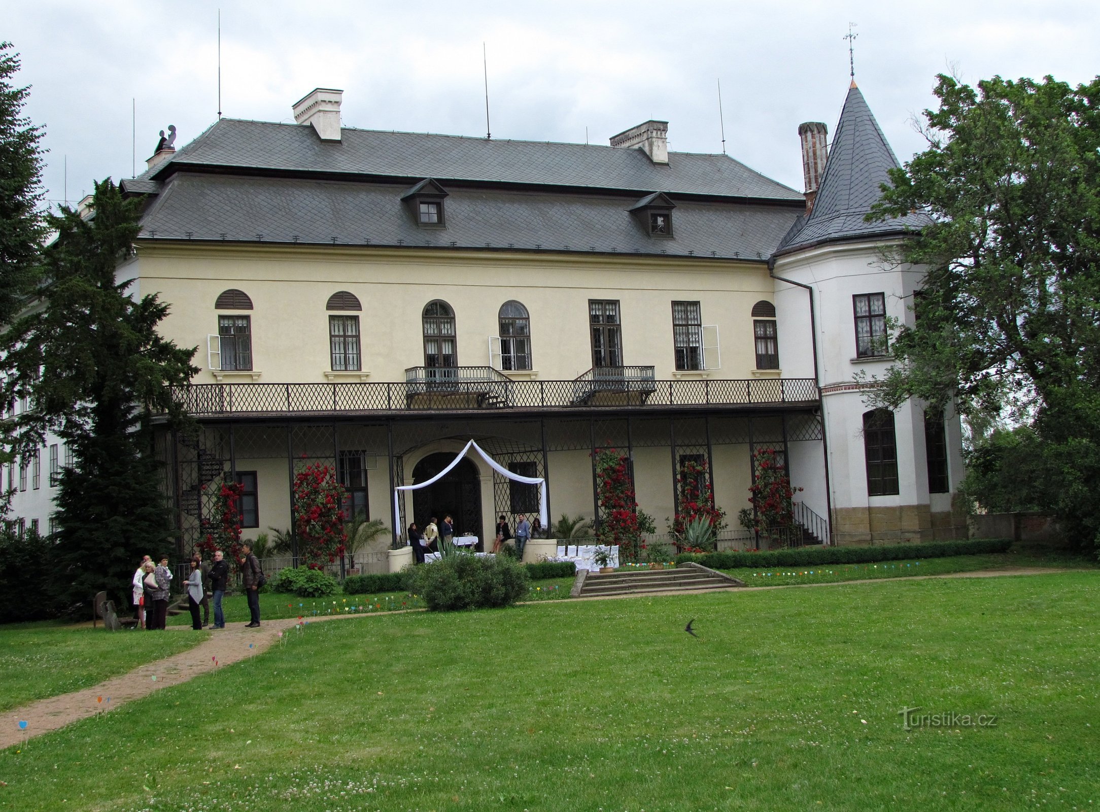 Slatina slott