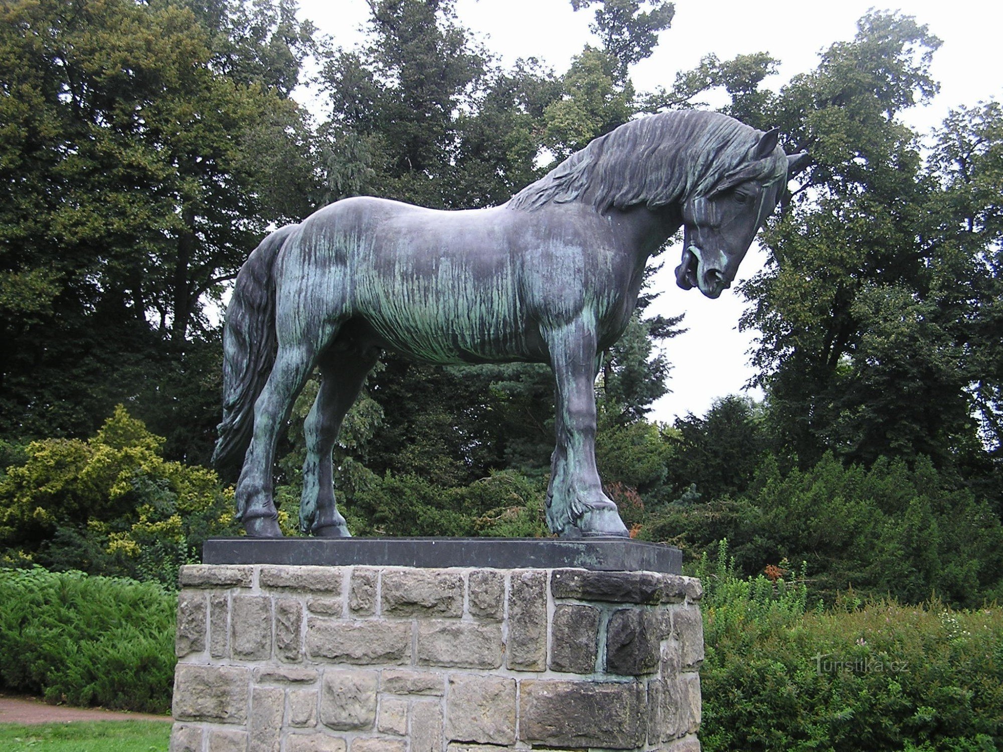 Slatiňany - statue d'un cheval