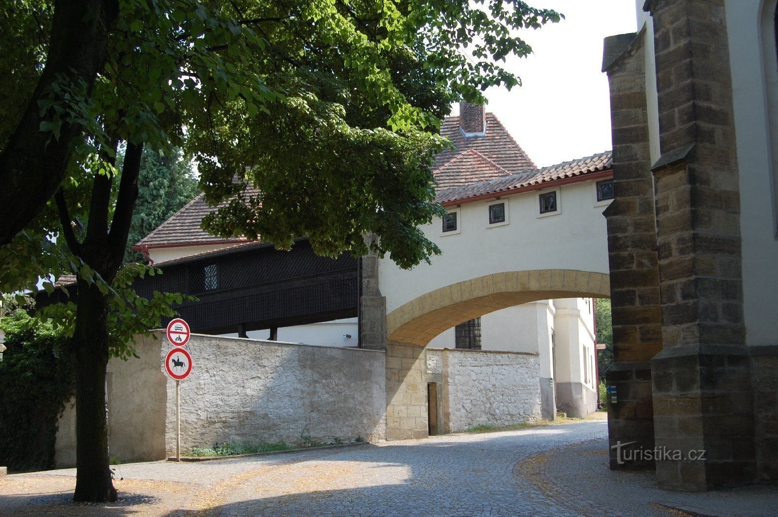 Slatiňany, château