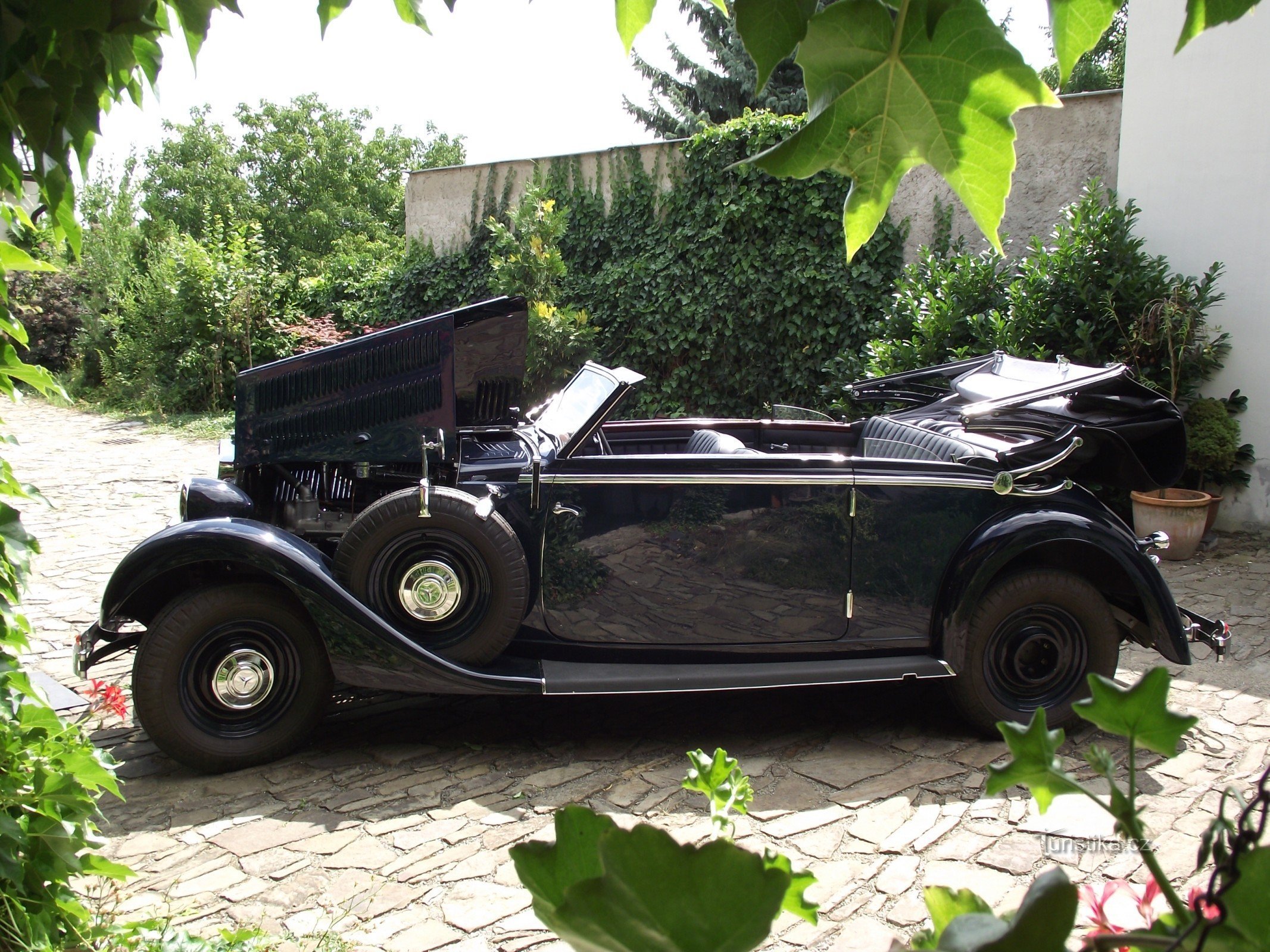 Slatinice - museum U veterána, een paradijs voor liefhebbers van Mercedes-Benz auto's