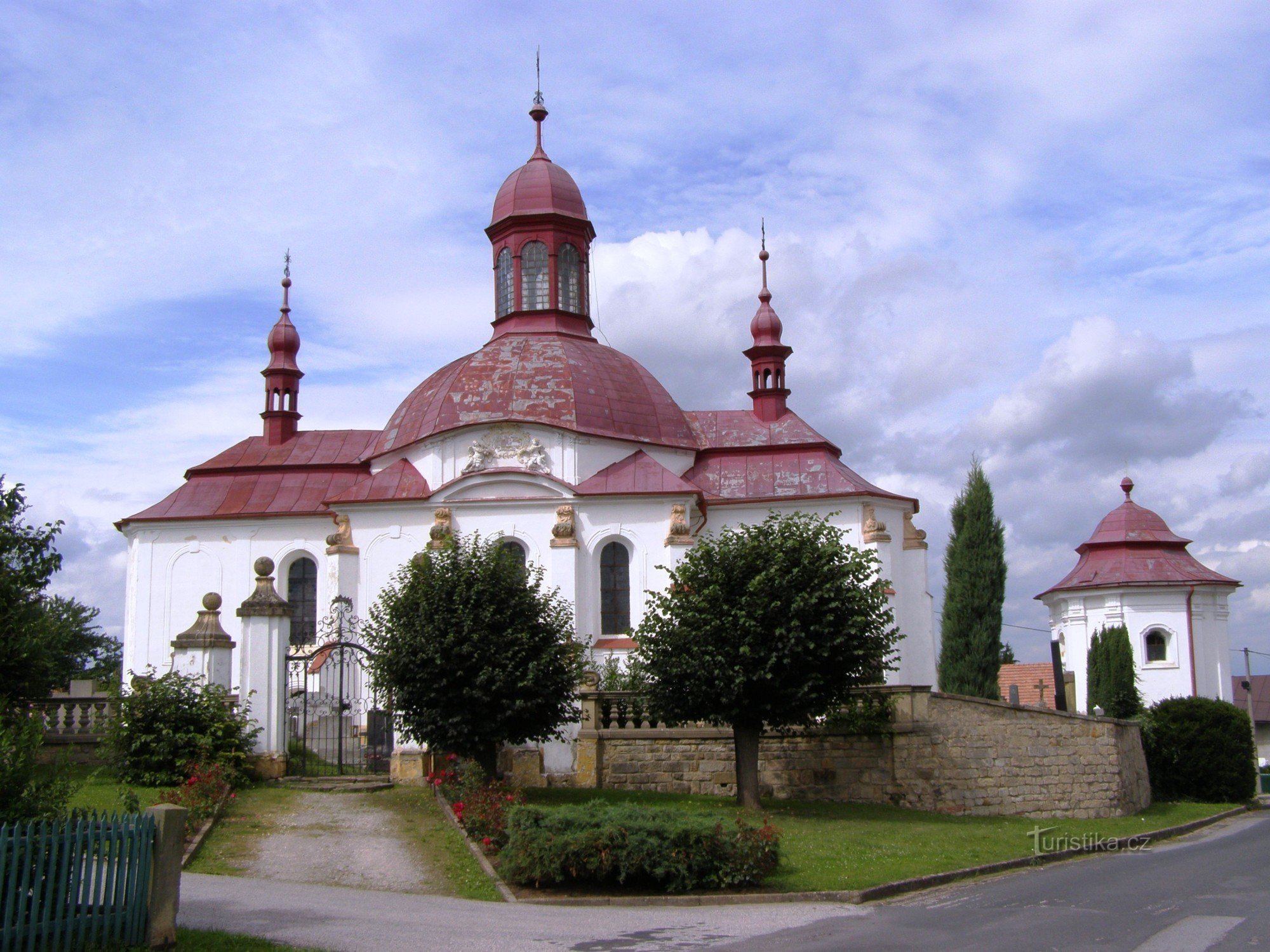 Slatiny - Kerk van de Hemelvaart van de Maagd Maria