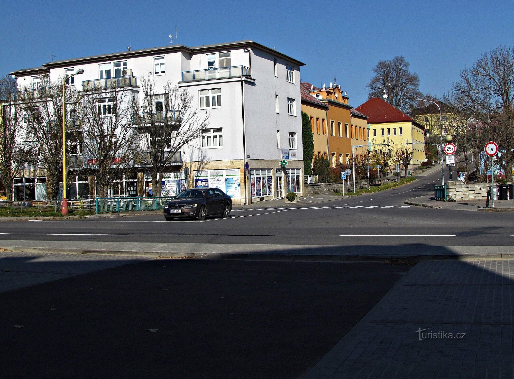 Slavicín - náměstí Mezi Šenky