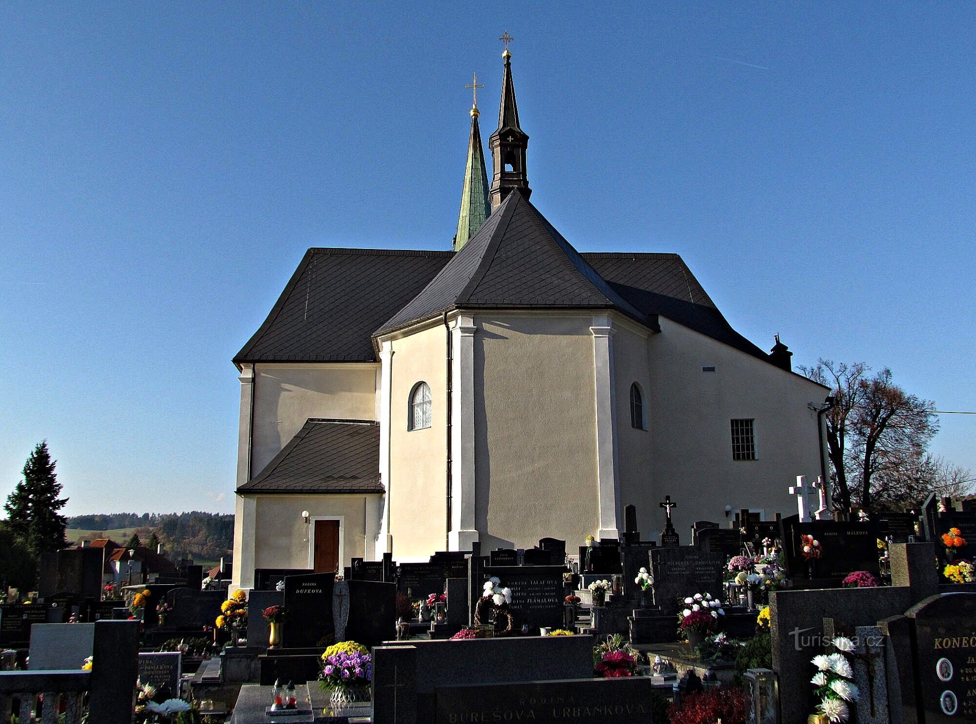 Cemitério Slavičín e Memorial aos Aviadores Americanos