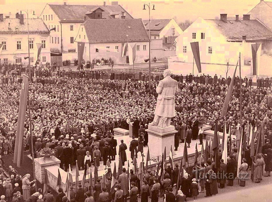 ceremonial unveiling in 1658