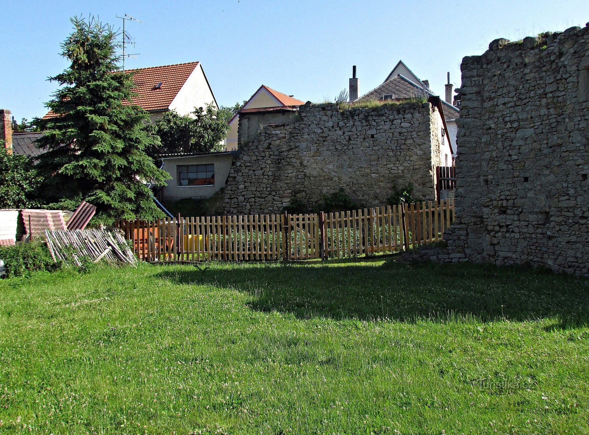 Slavonic city fortifications