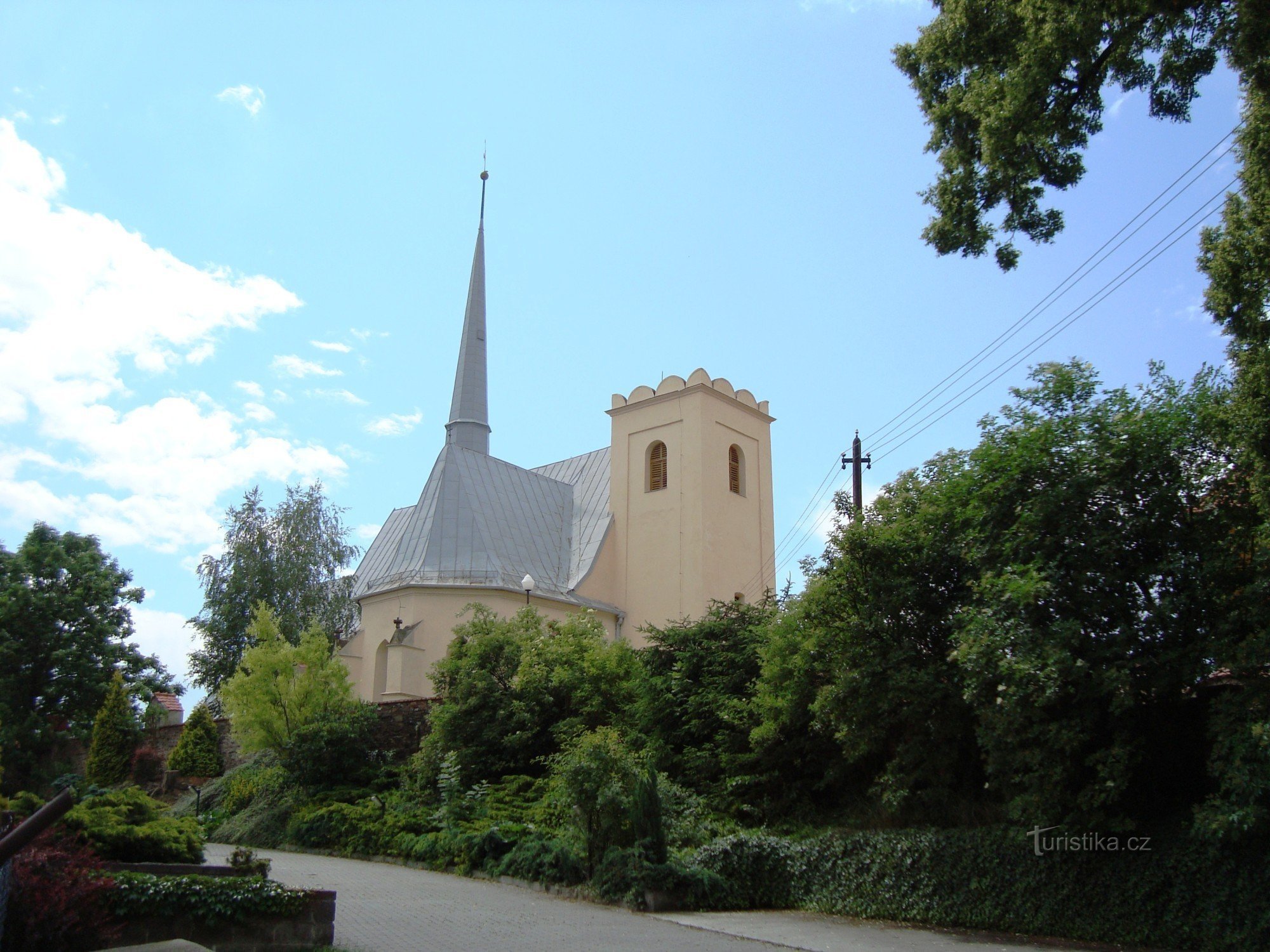 Slavonín - parochiekerk van St. Andrew - Foto: Ulrych Mir.