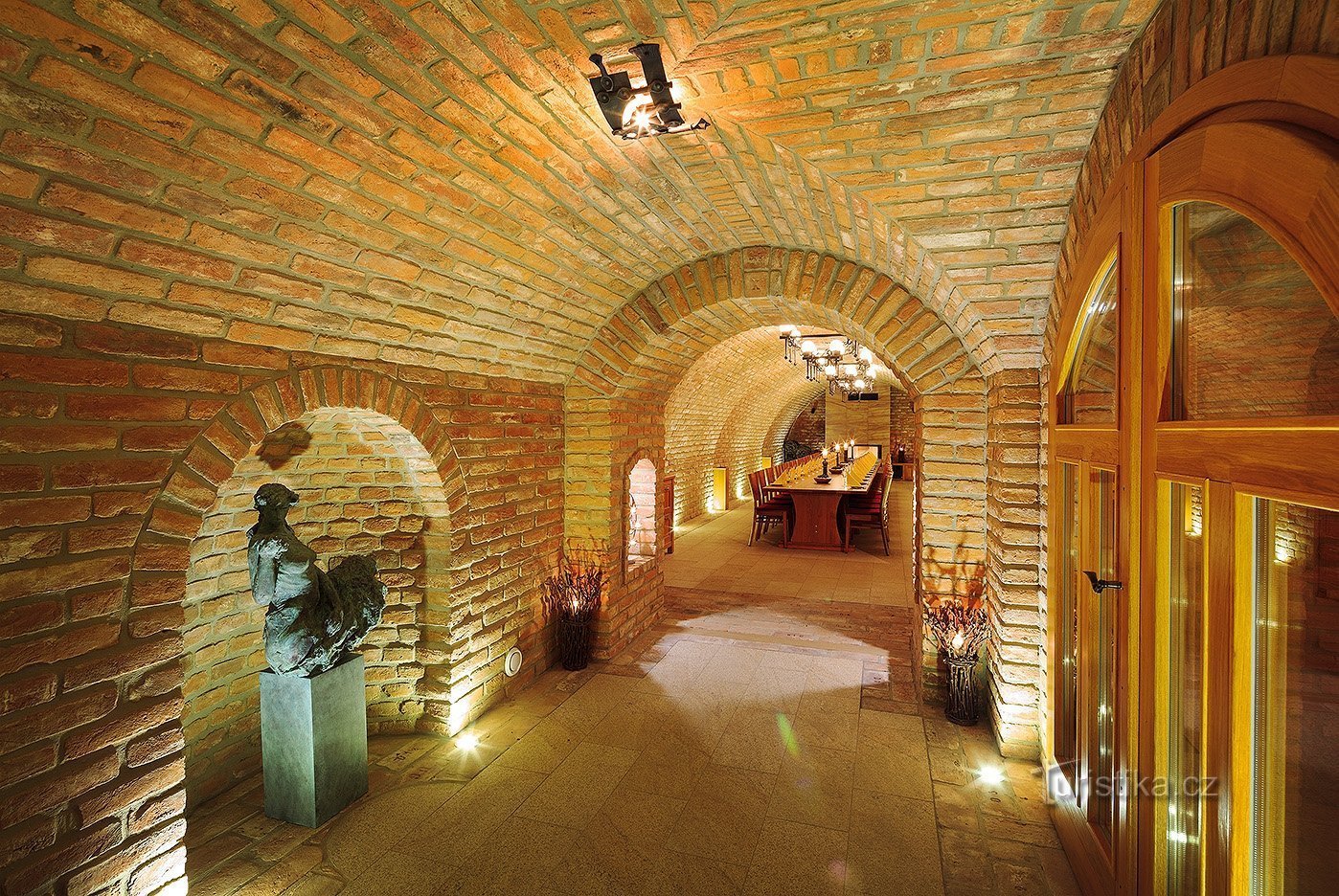 Velké Pavlovice vinavlsstation