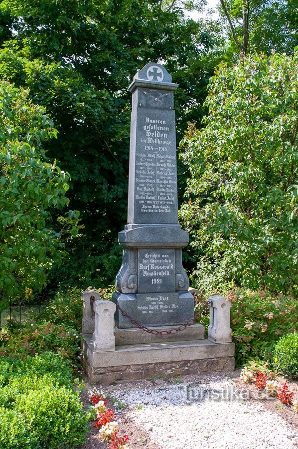 Silesian Rudoltice - Monument till det stora kriget