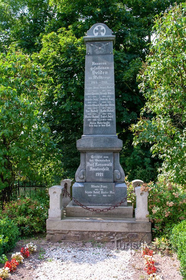 Silesian Rudoltice - Monument till det stora kriget