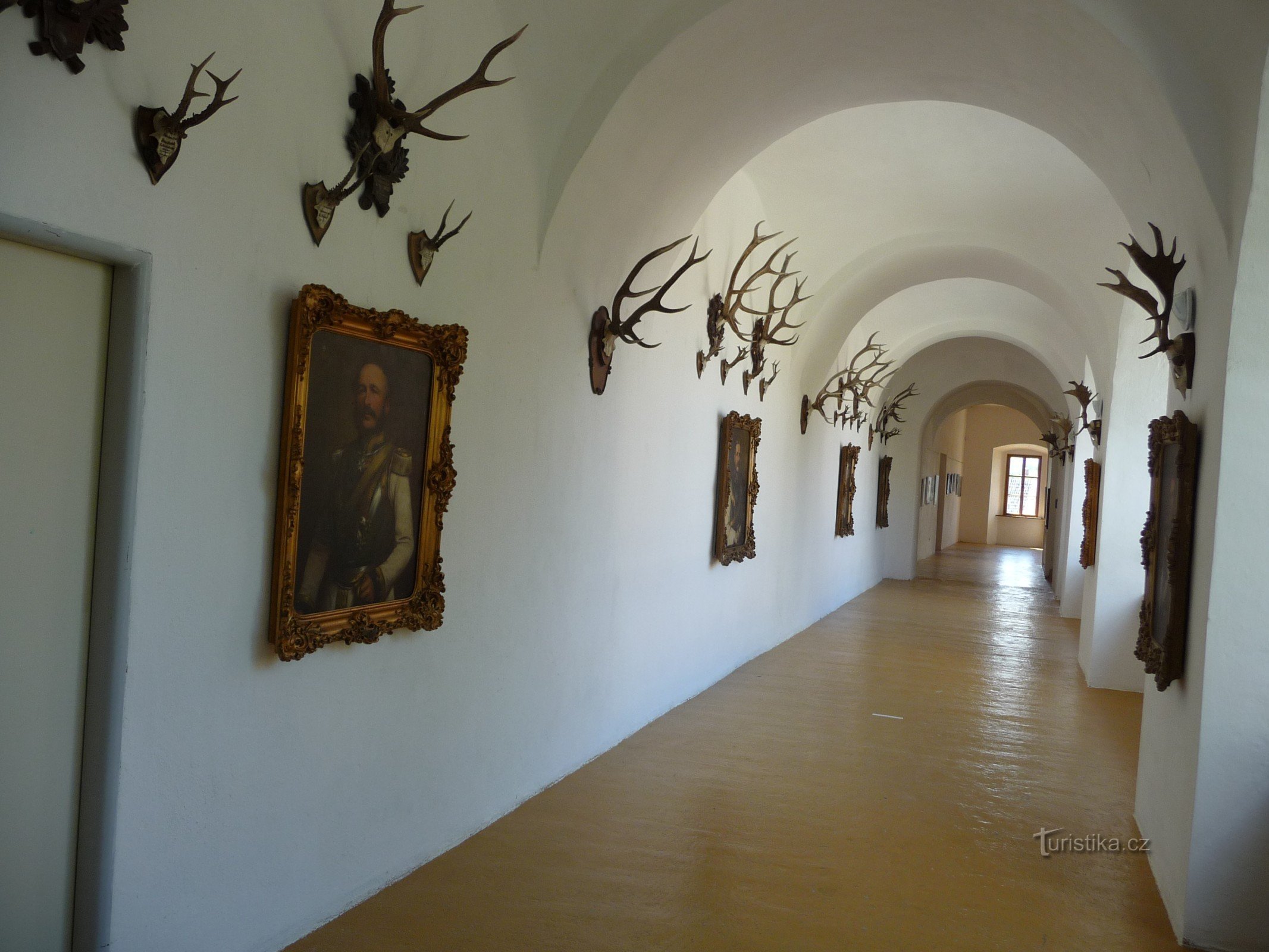 Rudoltice Śląskie - zamek z zewnątrz i wewnątrz (2015)