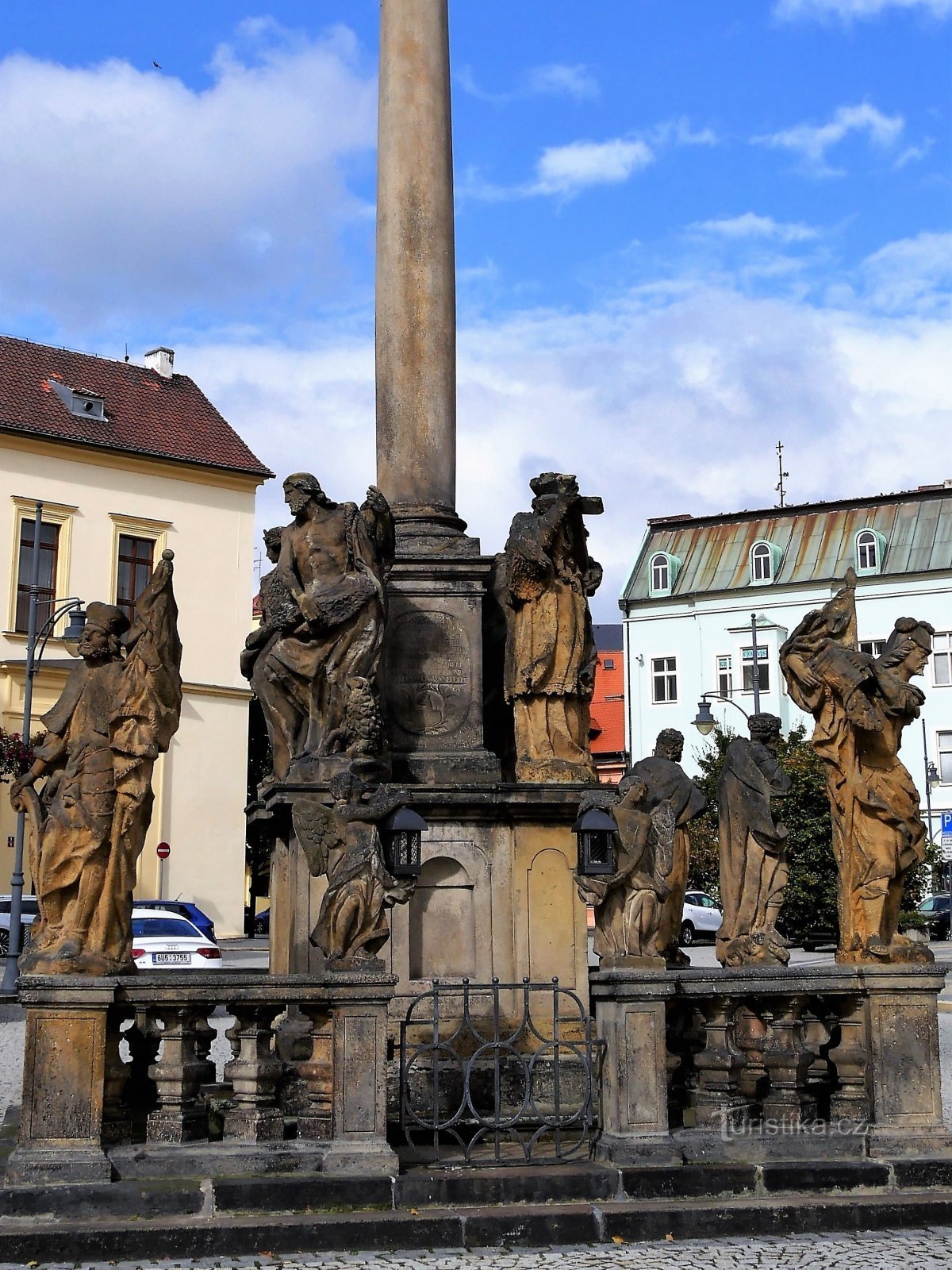 Colonne de la Sainte Trinité, chaire