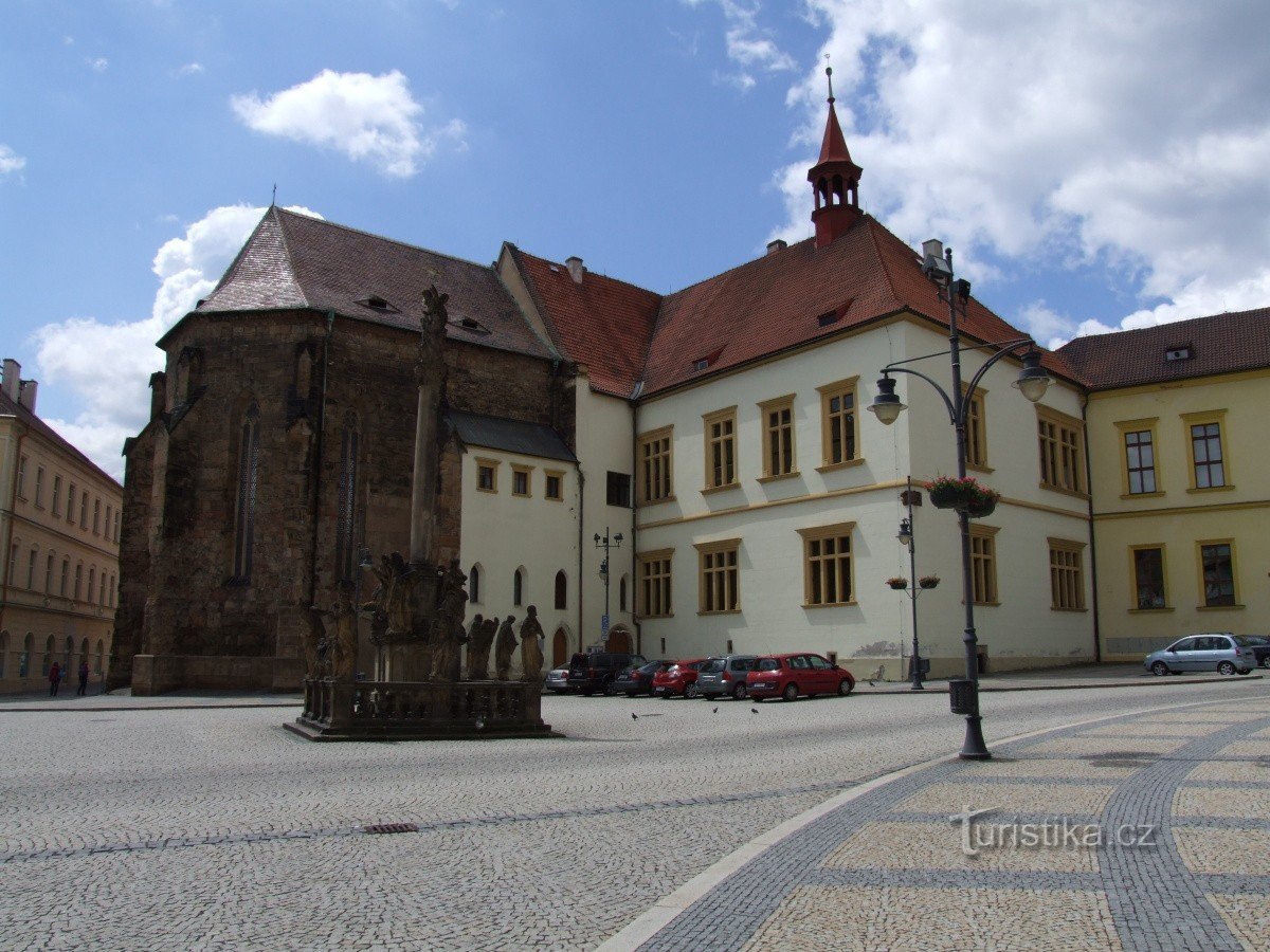 Dreifaltigkeitssäule auf dem Maiplatz