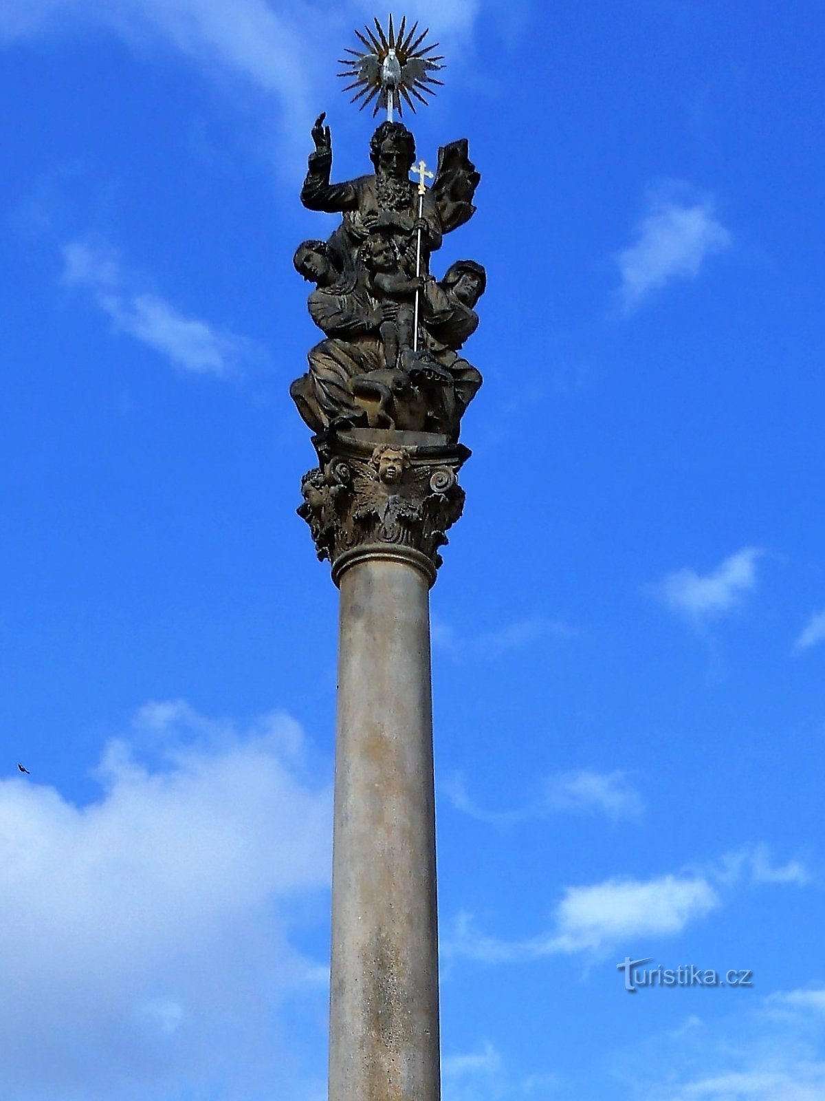 Stup Presvetog Trojstva u Chomutovu, gornji period