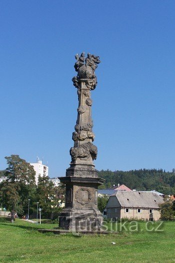 Den heliga treenighetens kolumn i Voigtový sády i Litvínov