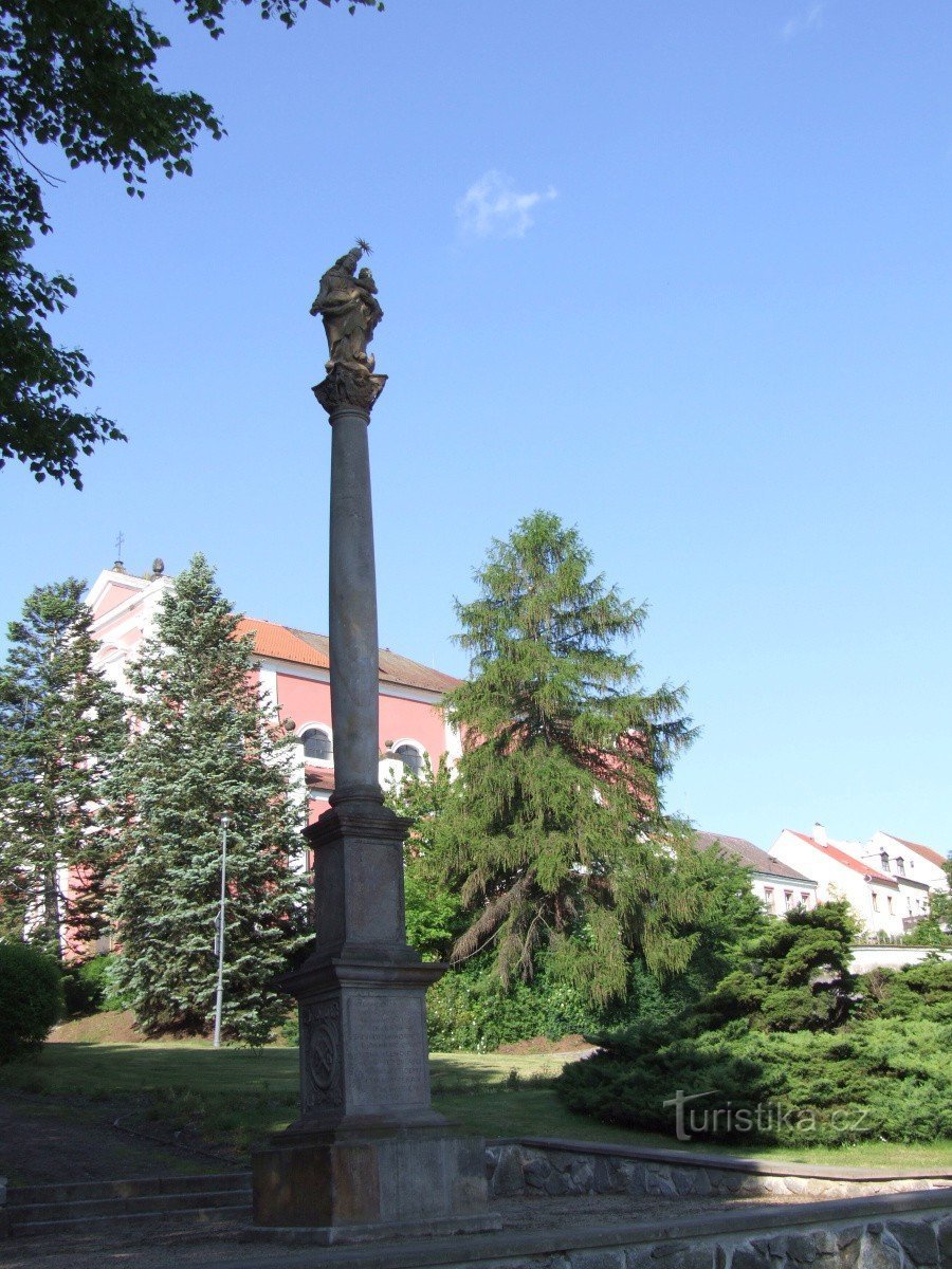 Columna de la Virgen María en Klášterec nad Ohří