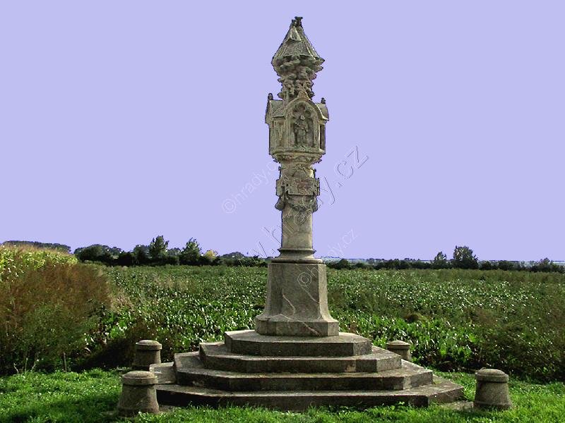 sloup se sochou Panny Marie