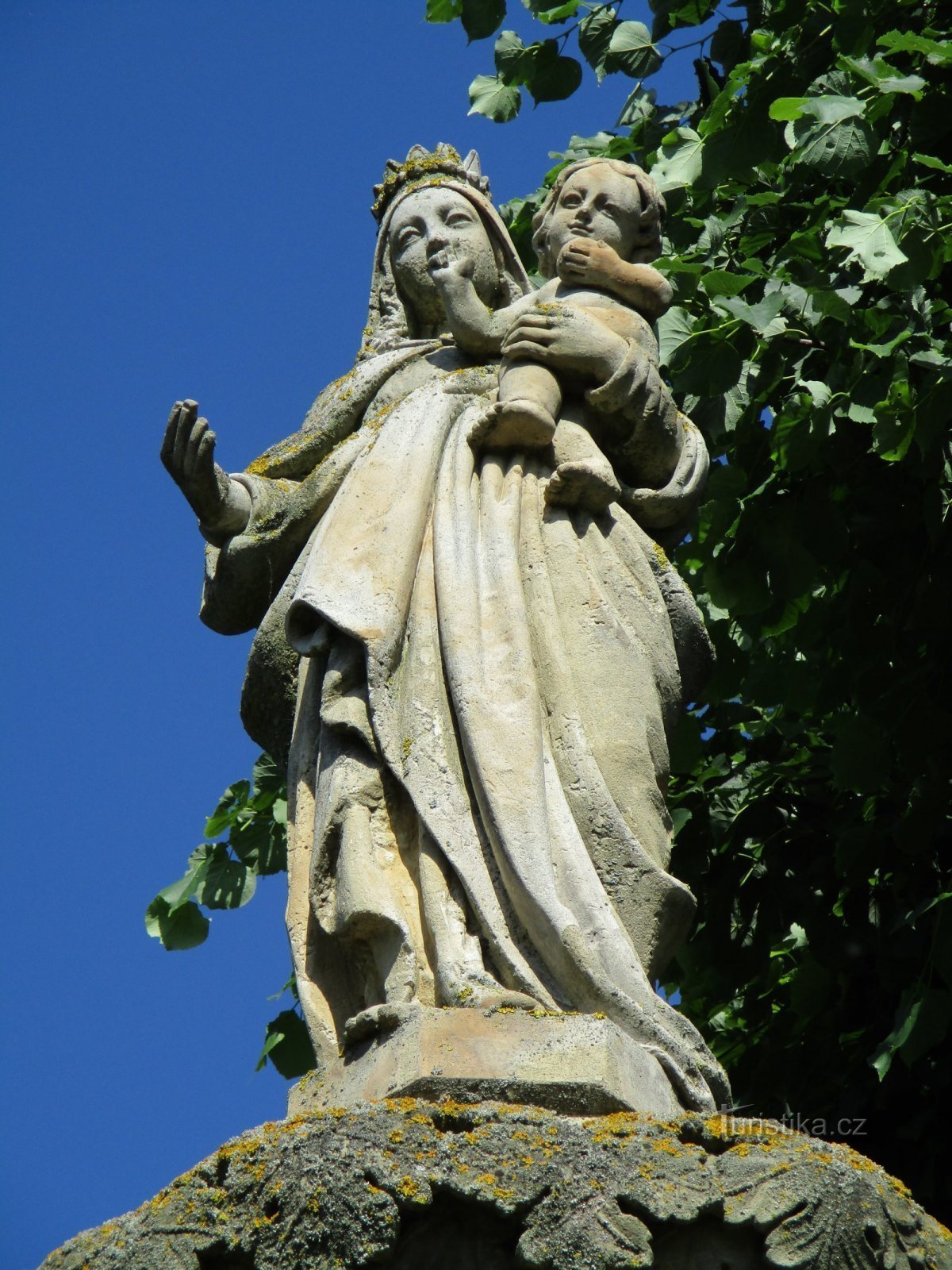 Zuil met een beeld van de Maagd Maria (Hrádek)