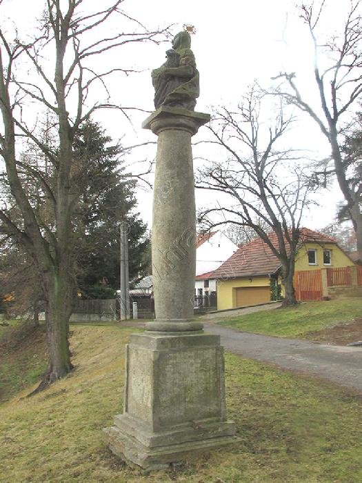 sloup se sochou sv. Anežky Římské