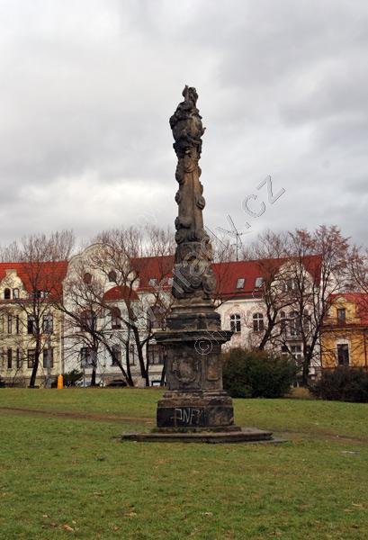 sloup se sousoším Nejsvětější Trojice