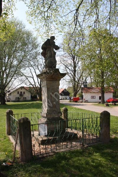 sloup se sousoším Nejsvětější Trojice