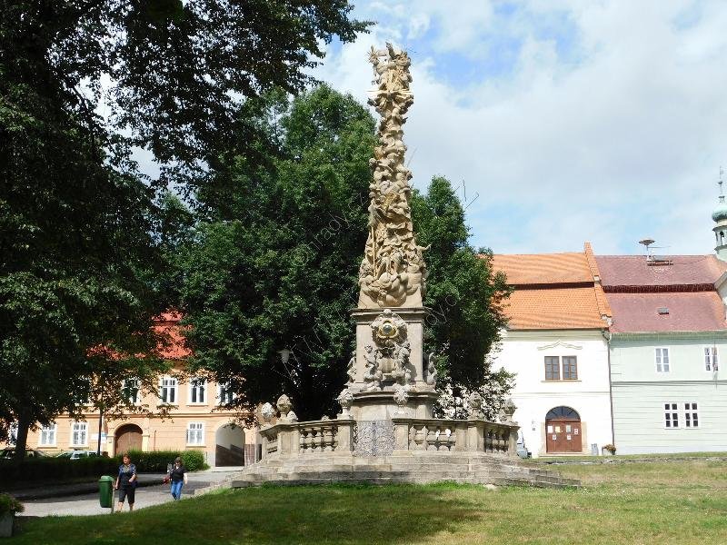 sloup se sousoším Nejsvětější Trojice