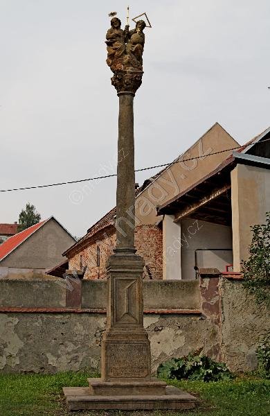 sloup se sousoším Nejsvětější Trojice (triumfální)