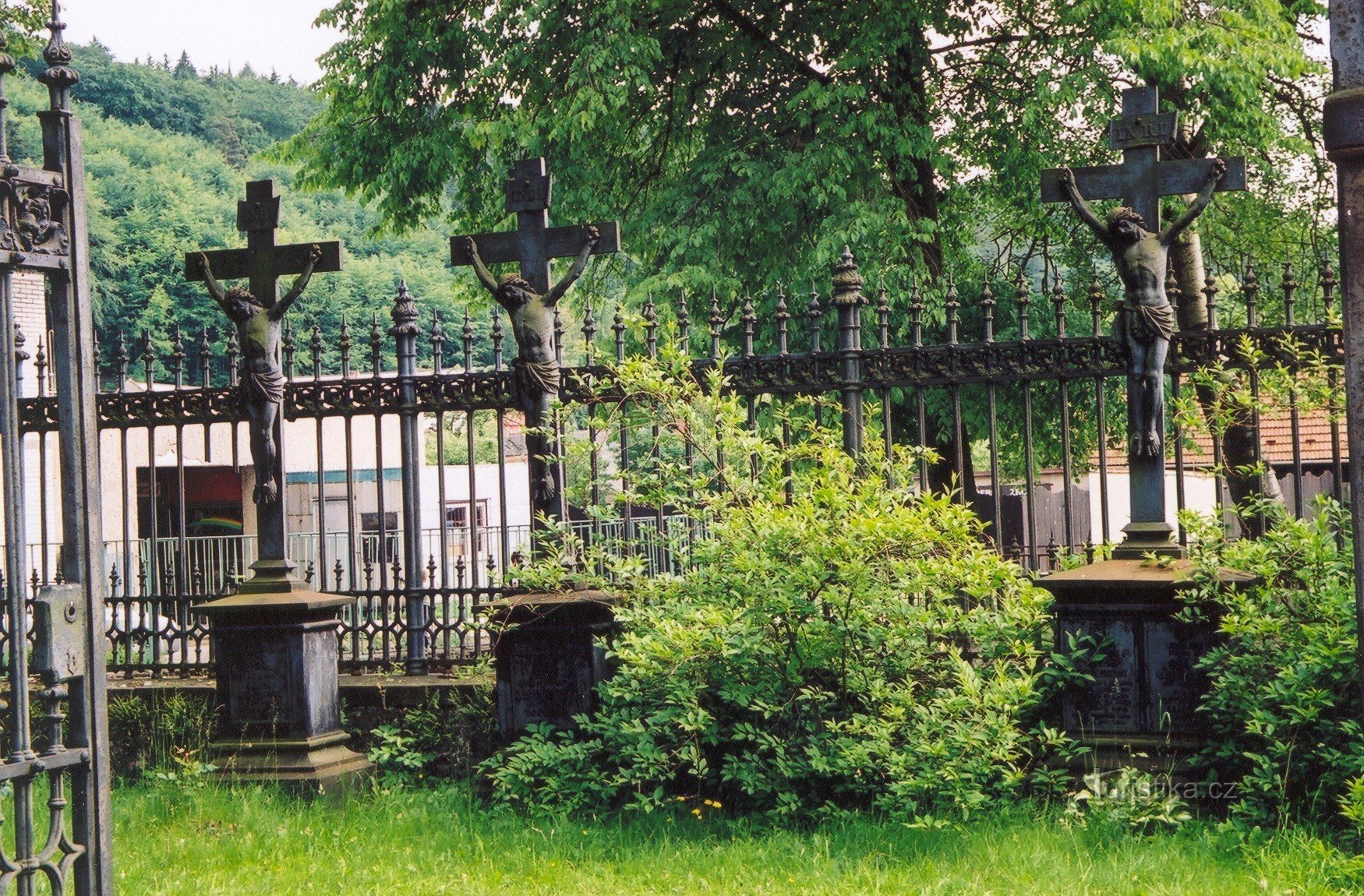 Coluna no Moravian Karst - o cemitério da família Salm