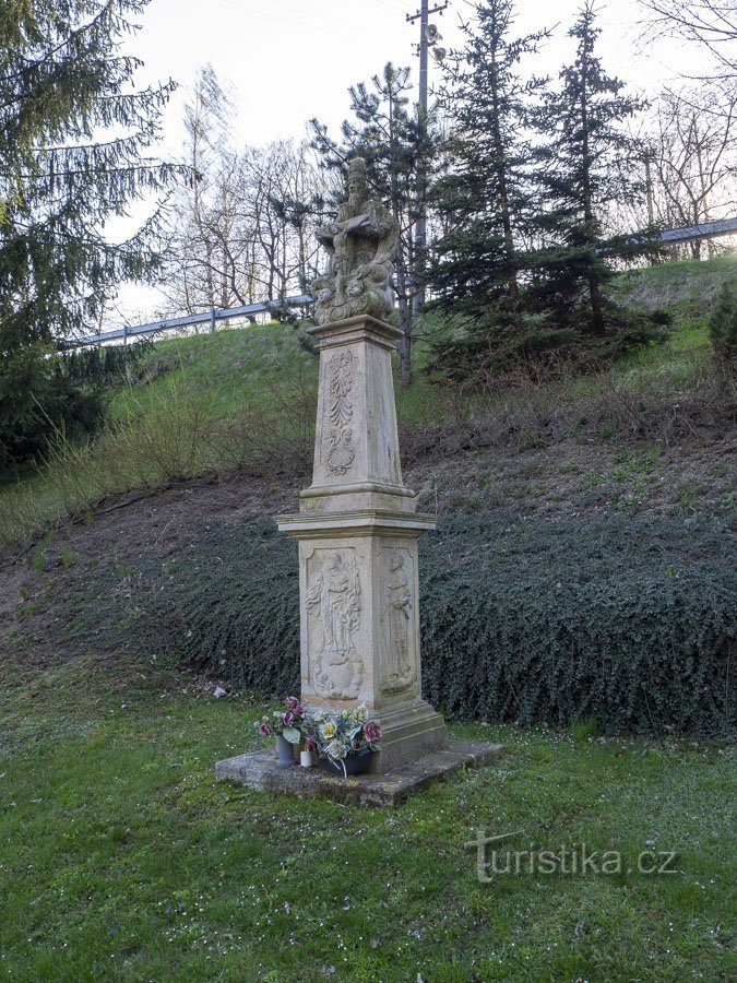 Säule an neuer Stelle unter der Serpentine