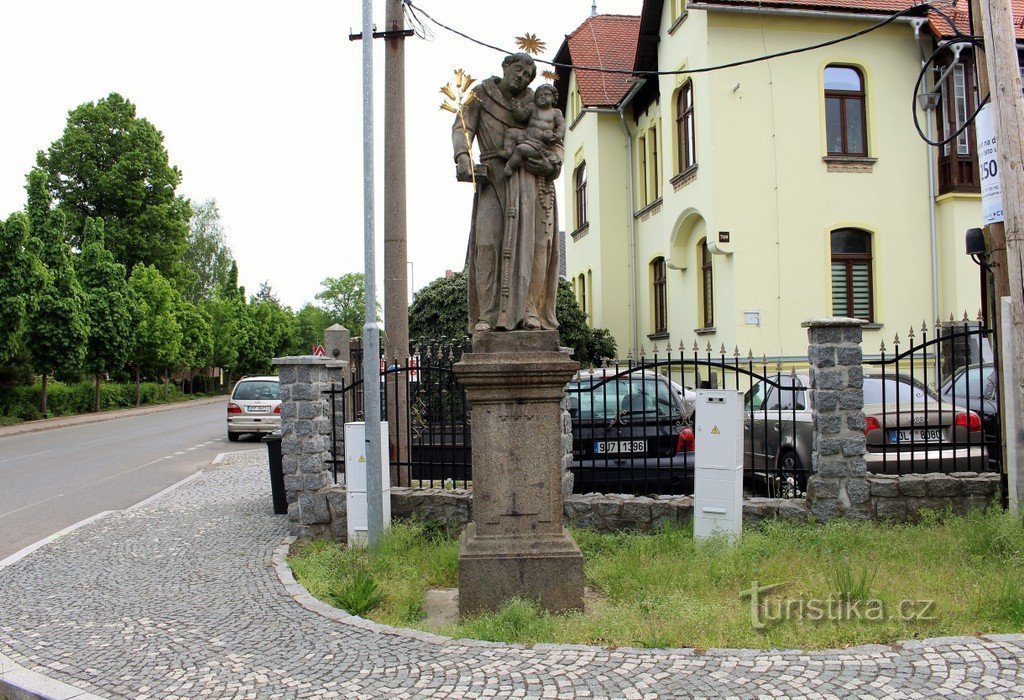 Šluknov, statue of St. Anthony of Padua