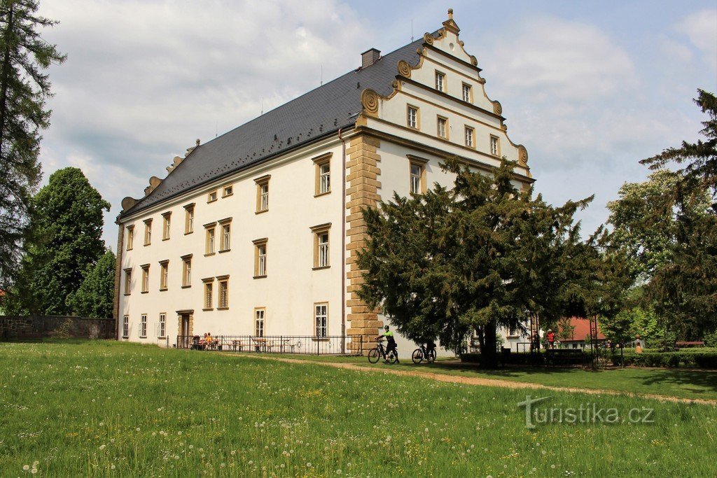 Šluknov, castillo, vista desde el NW