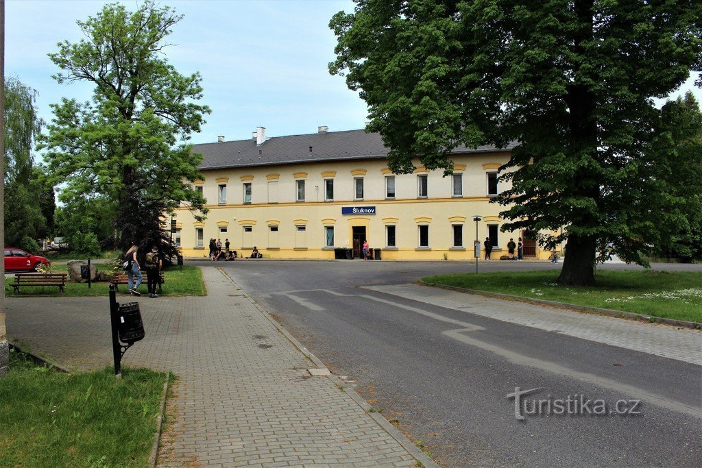 Železniška postaja Šluknov