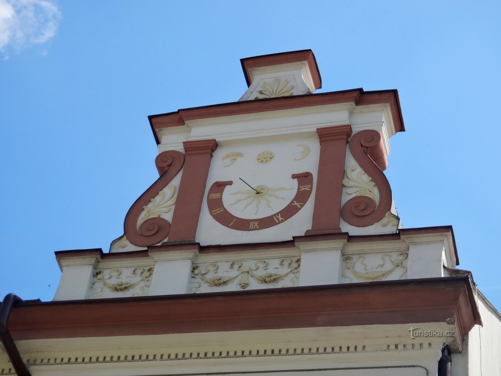 sundial at the town hall