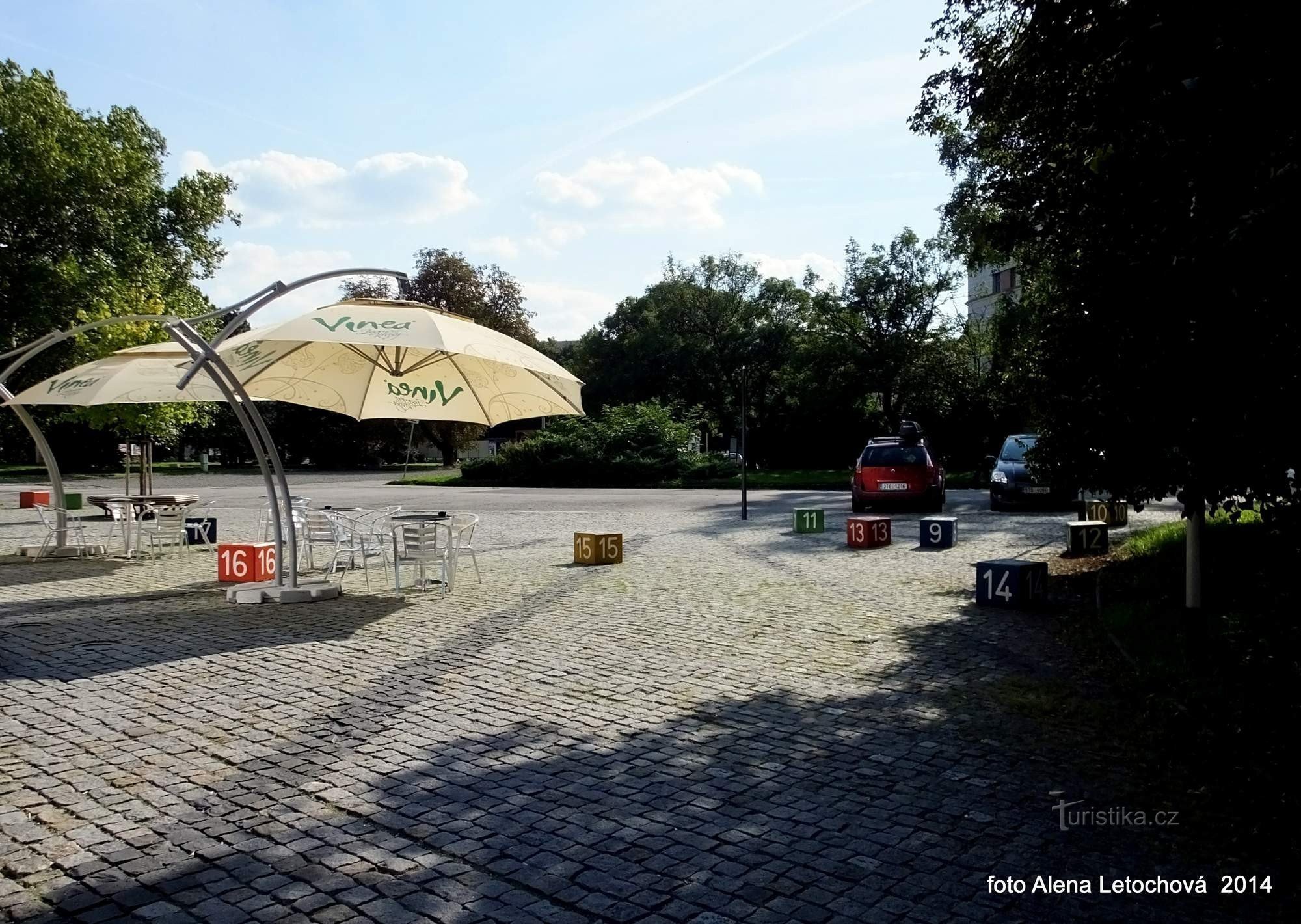 Sonnenuhr im Puppentheater in Ostrava