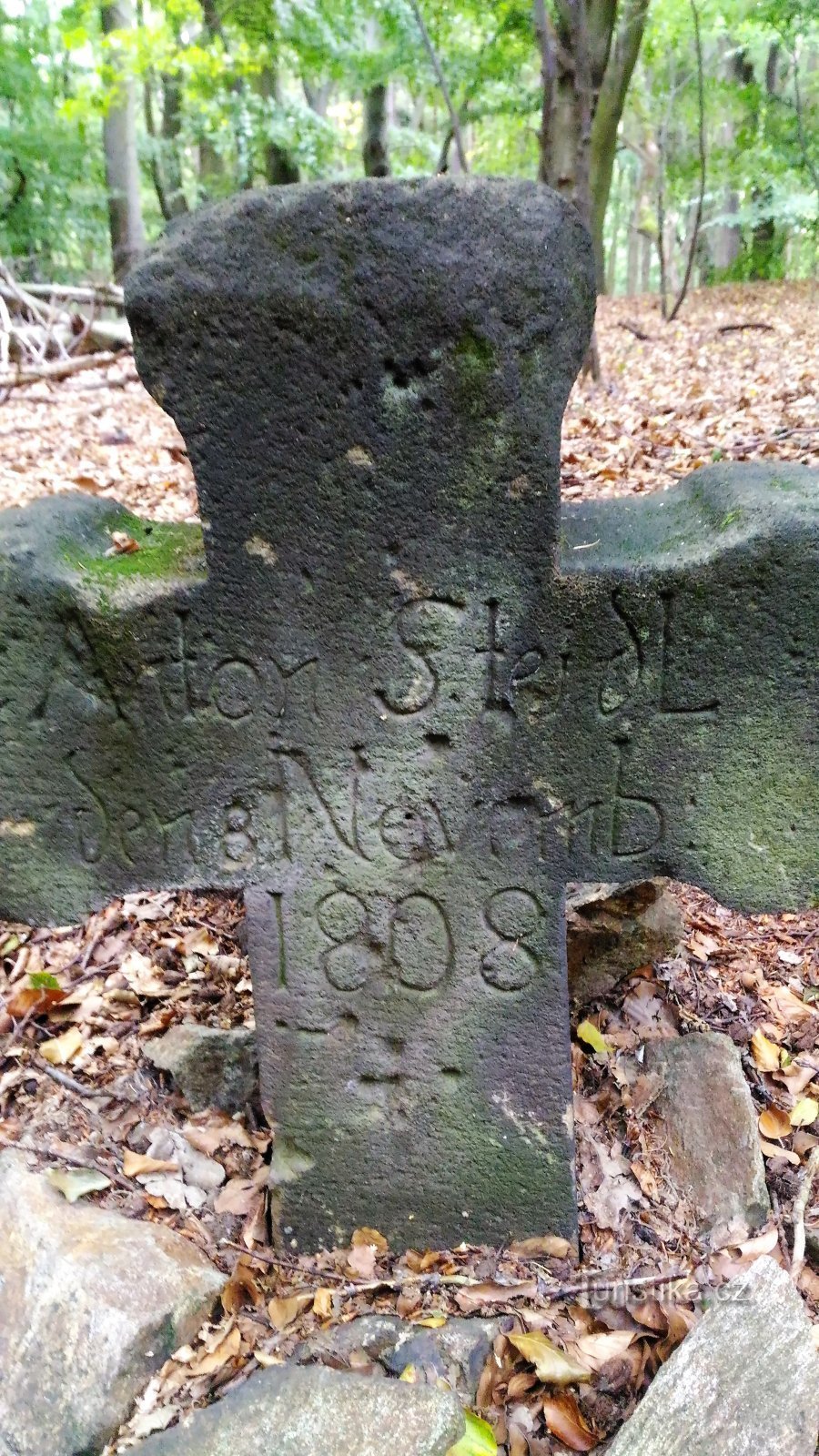 Cruz de reconciliação em Bouřňák.