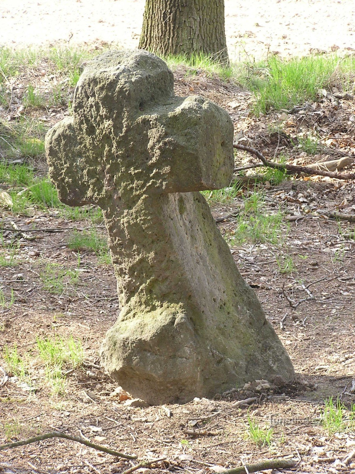 Cruz de reconciliação perto de Chacholic