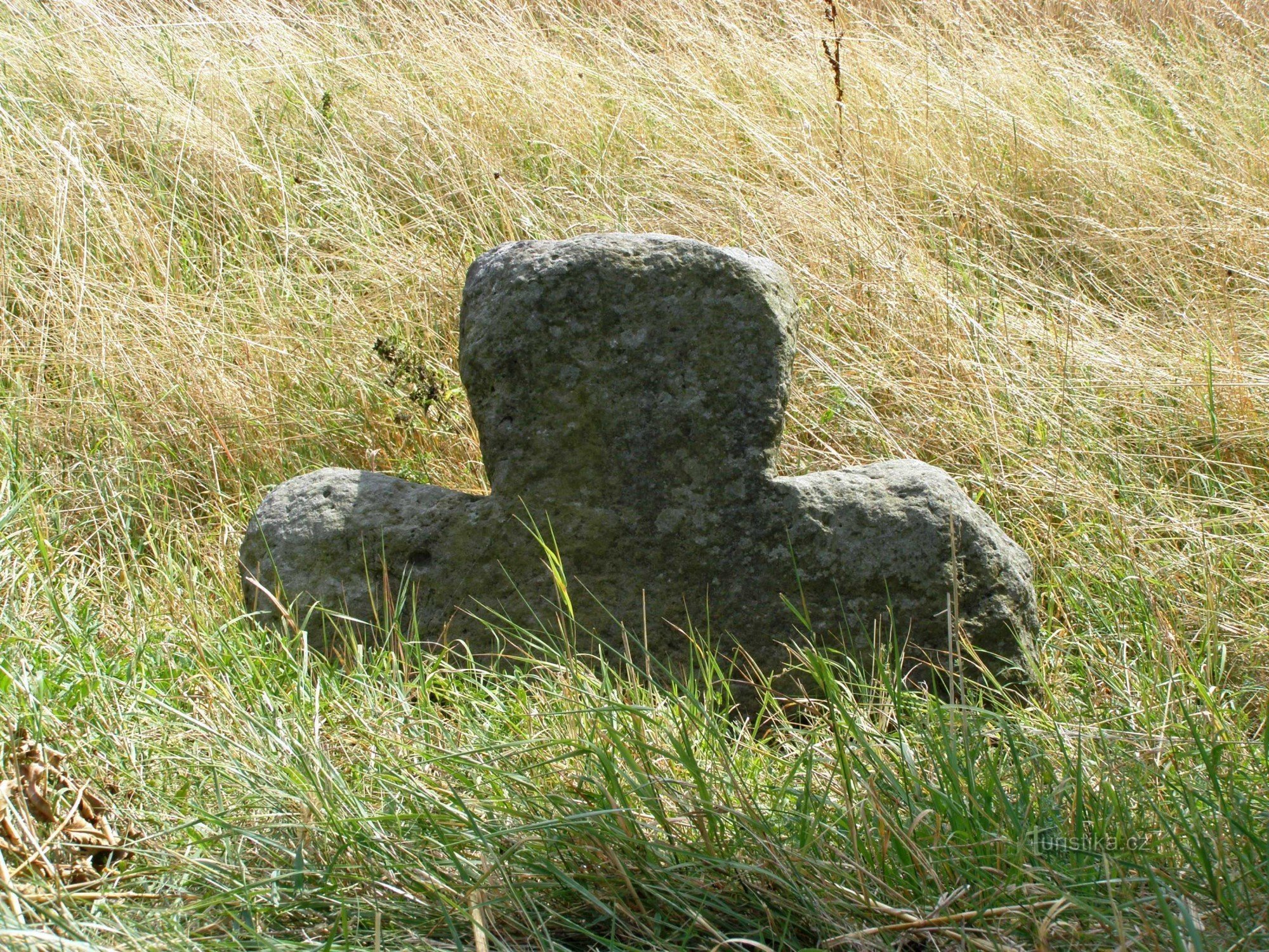 croix de réconciliation près de Doubravice