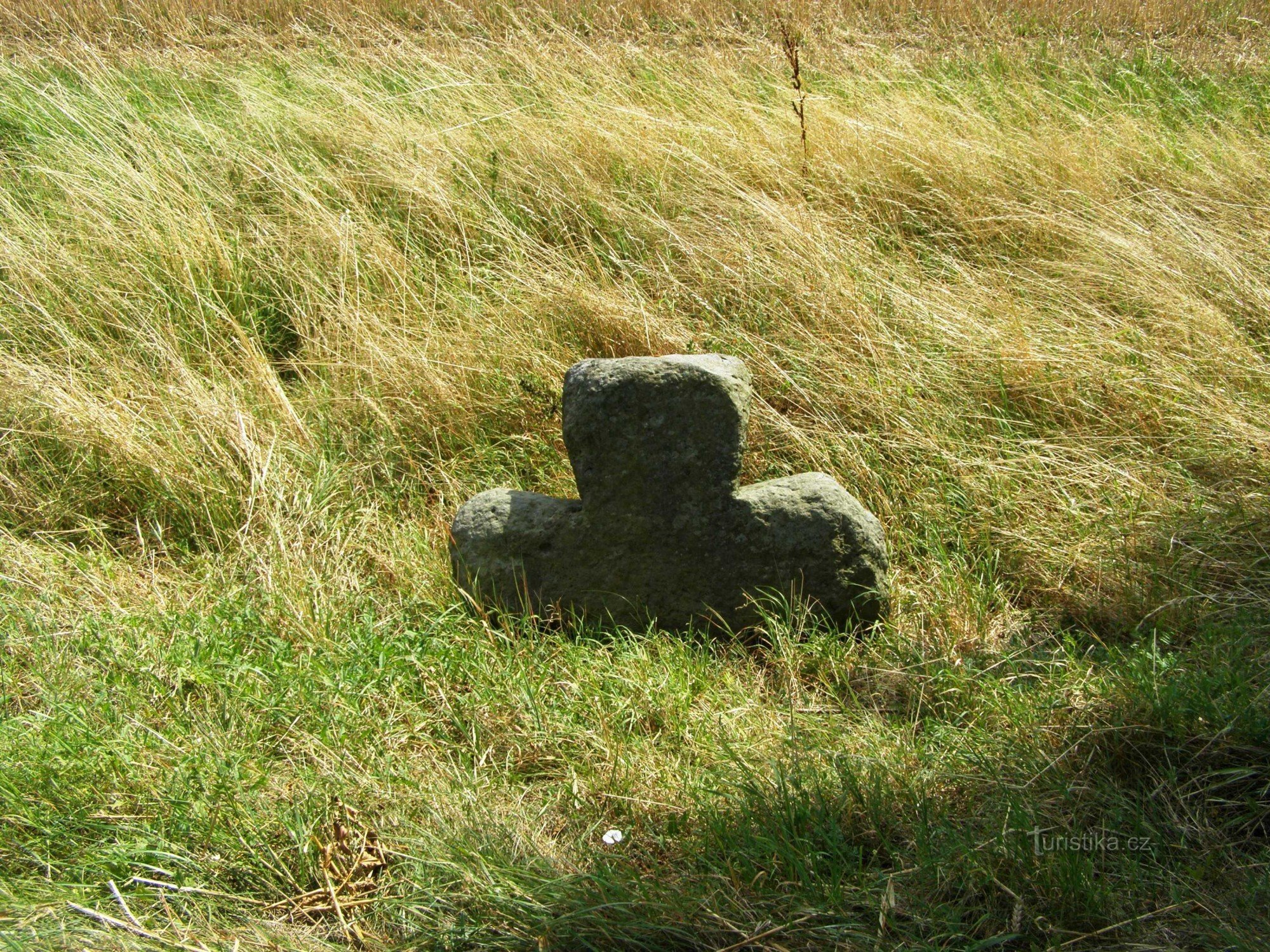 croix de réconciliation près de Doubravice