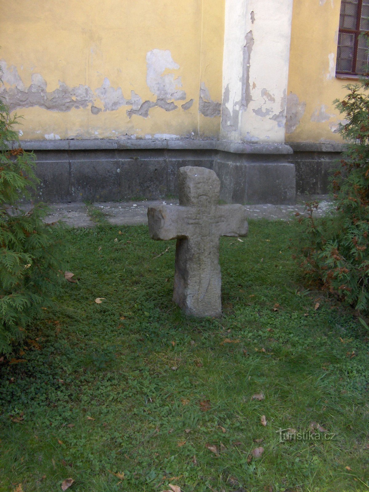 Croix de réconciliation à Chlumec.