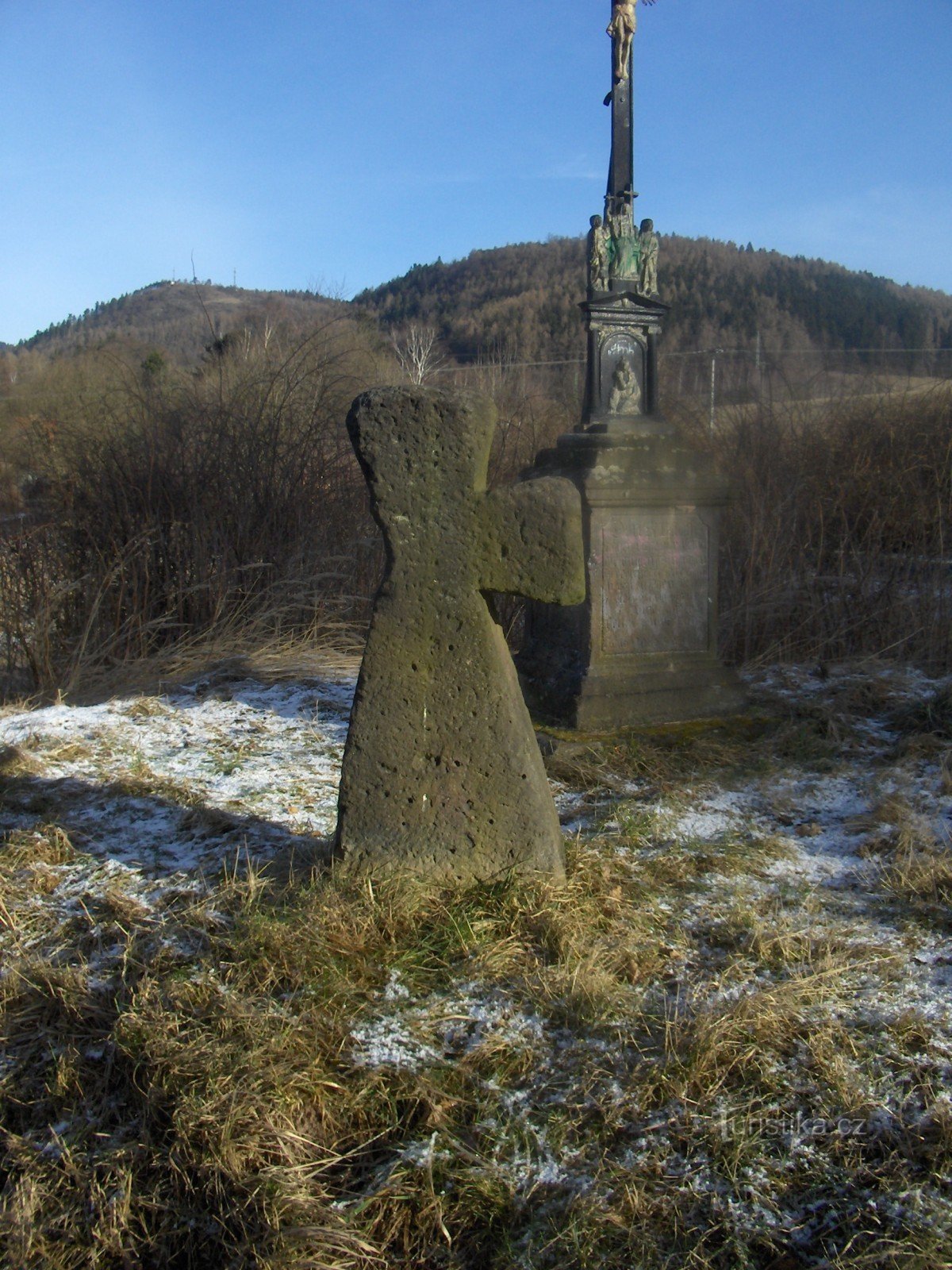 Cruces de reconciliación en las cercanías de Černýš.