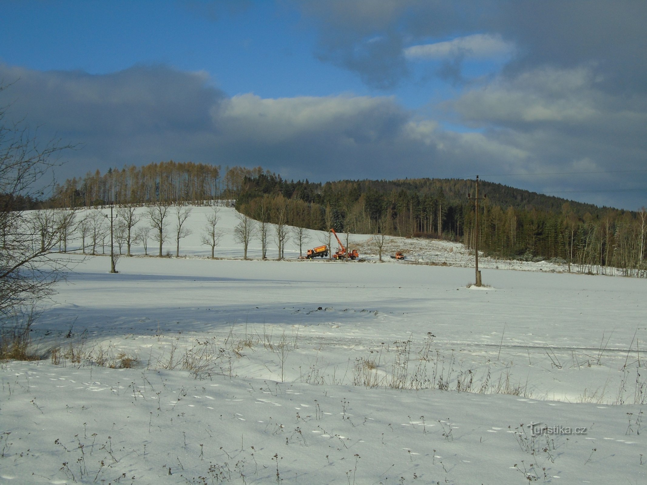 Smiřická straň (κορυφή στα δεξιά) από Příčnice (Křizanov)