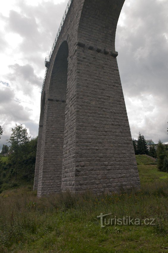 Smržovka - Eisenbahnviadukt