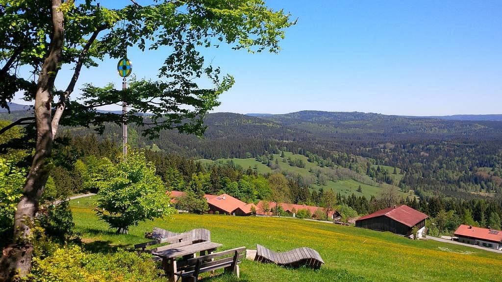 Snökyrka på sommaren - ovanför lägenheten